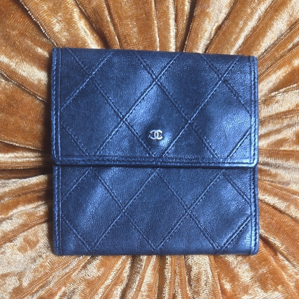 CHANEL Black Quilted Leather Pouch